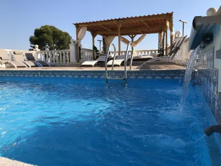 Villa spacieuse à Olocau avec piscine privée et jardin - Photo 1