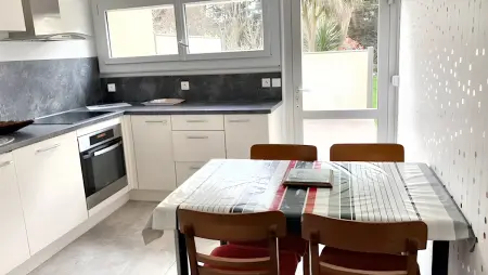 Maison moderne à Saint-Pol-de-Léon avec jardin privé - Photo 5