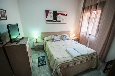 Appartement moderne à Plasencia avec balcon et parking - Photo 3