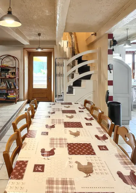 Maison de campagne spacieuse à Chastreix avec cheminée - Photo 5