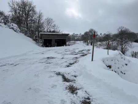 Maison de campagne spacieuse à Chastreix avec cheminée - Photo 19