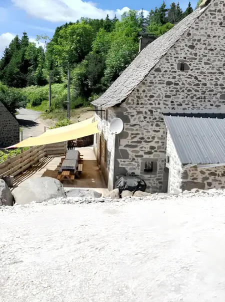 Maison de campagne spacieuse à Chastreix avec cheminée - Photo 27