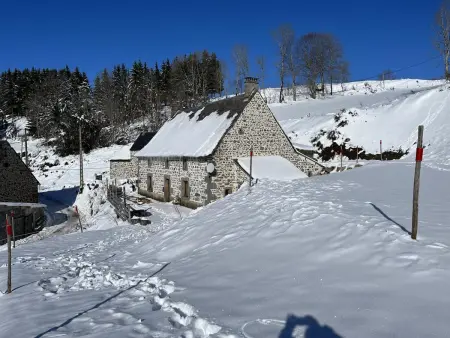 Maison de campagne spacieuse à Chastreix avec cheminée - Photo 30