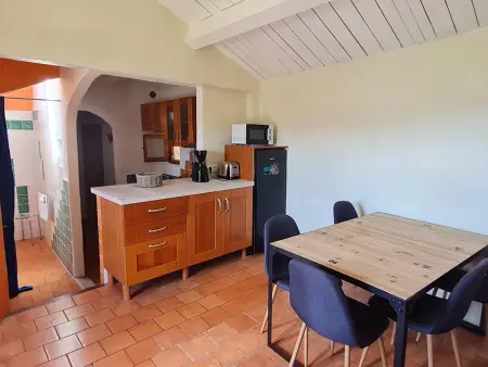 Maison charmante à Saint-Georges-de-Luzençon avec jacuzzi - Photo 3