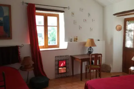 Maison charmante à Saint-Georges-de-Luzençon avec jacuzzi - Photo 5