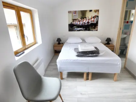 Maison confortable au cœur de Brioude avec parking privé. - Photo 3