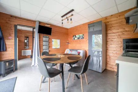 Chalet charmant à Saint-Sylvestre avec Terrasse et Jardin - Photo 3