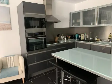 Appartement Moderne à Marseille avec Balcon et Vue sur Jardin - Photo 2