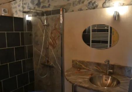 Maison accueillante à Gembrie avec piscine partagée - Photo 10