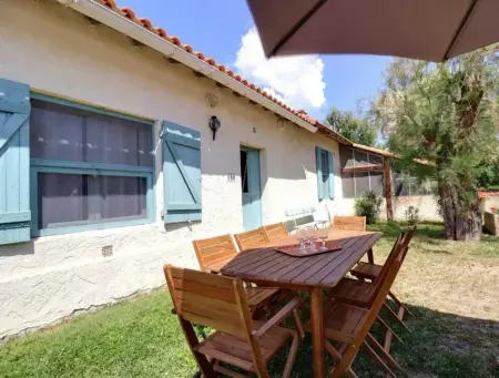 Charmante maison en Camargue avec piscine partagée - Photo 1