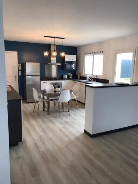 Maison chaleureuse à Bréville-sur-Mer avec jardin privé. - Photo 1