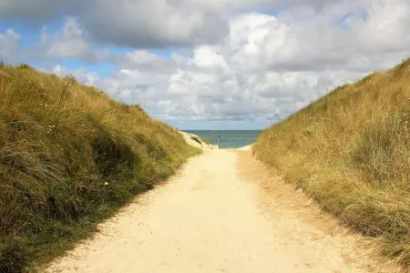 Maison chaleureuse à Bréville-sur-Mer avec jardin privé. - Photo 8