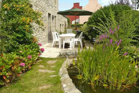 Maison confortable proche de Ploudalmézeau avec jardin - Photo 1