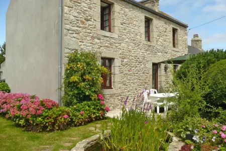 Maison confortable proche de Ploudalmézeau avec jardin - Photo 13