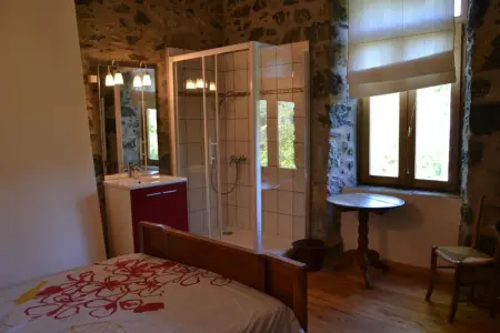 Maison charmante à Gembrie + Piscine partagée & vue montagne - Photo 3