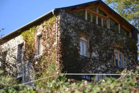 Maison charmante à Gembrie + Piscine partagée & vue montagne - Photo 10