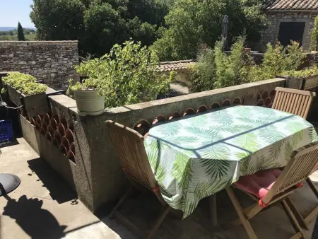 Maison charmante à Orgnac-l'Aven avec piscine partagée. - Photo 6