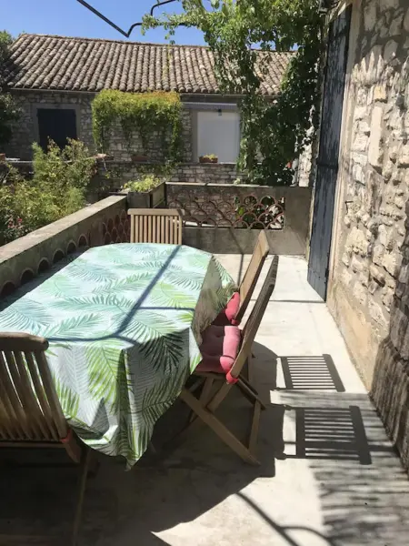 Maison charmante à Orgnac-l'Aven avec piscine partagée. - Photo 9