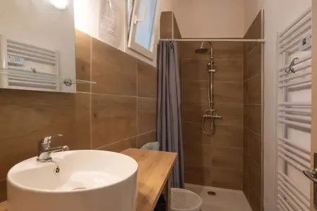 Maison charmante à Orgnac-l'Aven avec piscine partagée. - Photo 43