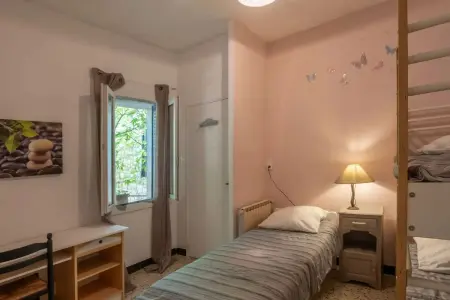 Maison charmante à Orgnac-l'Aven avec piscine partagée. - Photo 45
