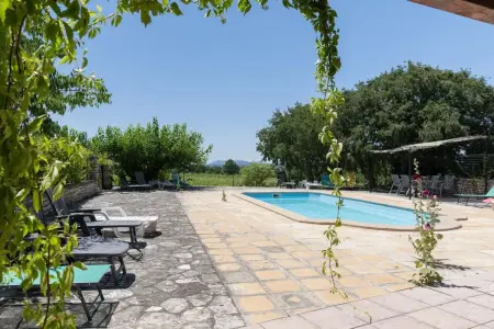 Maison charmante à Orgnac-l'Aven avec piscine partagée. - Photo 47