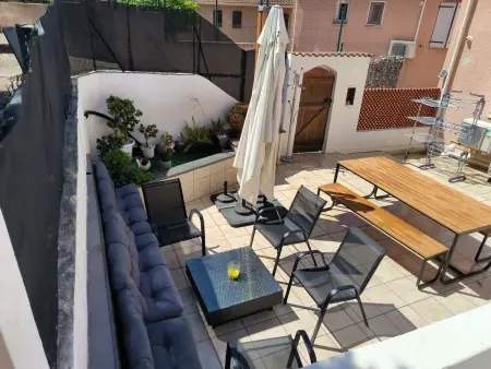 Maison chaleureuse à Ajaccio avec vue sur le jardin - Photo 3