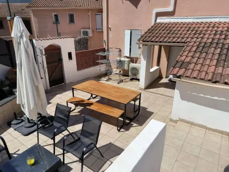 Maison chaleureuse à Ajaccio avec vue sur le jardin - Photo 5