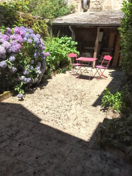 Maison charmante en Corrèze avec jardin et cheminée - Photo 4