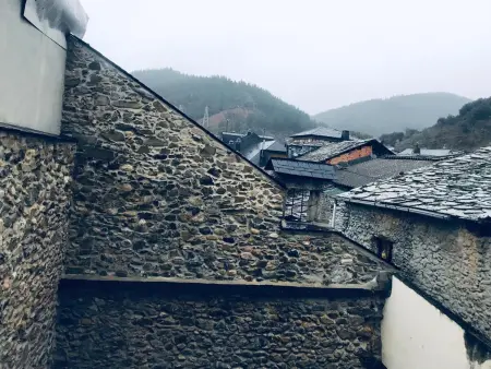 Maison spacieuse à Molinaseca avec vue sur la montagne - Photo 9