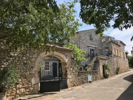 Location chaleureuse à Orgnac-l'Aven avec piscine partagée - Photo 16