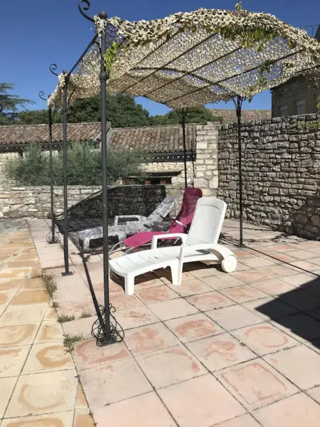 Location chaleureuse à Orgnac-l'Aven avec piscine partagée - Photo 17