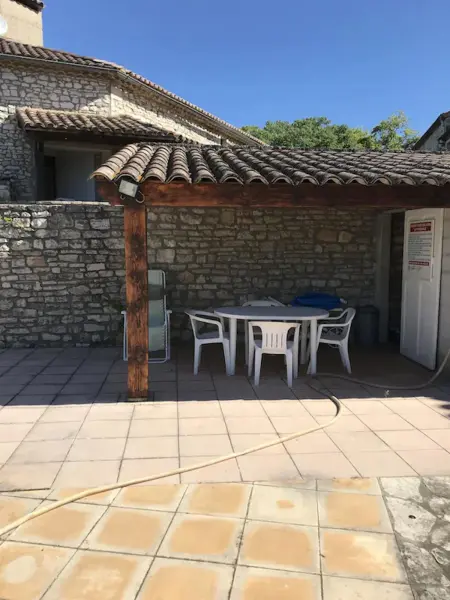 Location chaleureuse à Orgnac-l'Aven avec piscine partagée - Photo 18