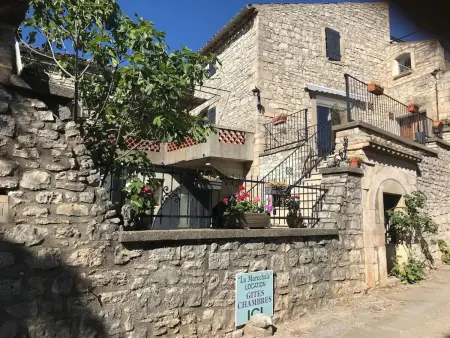 Location chaleureuse à Orgnac-l'Aven avec piscine partagée - Photo 28