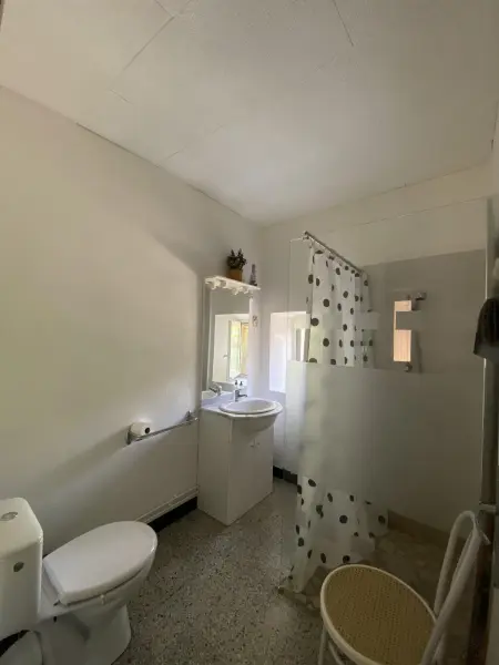 Location chaleureuse à Orgnac-l'Aven avec piscine partagée - Photo 32