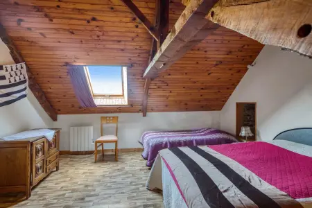 Maison chaleureuse à Pordic avec jardin et cheminée - Photo 10