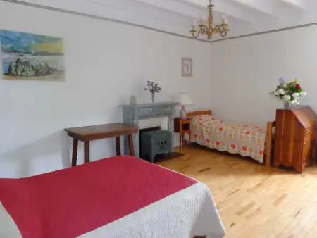 Maison chaleureuse à Pordic avec jardin et cheminée - Photo 32