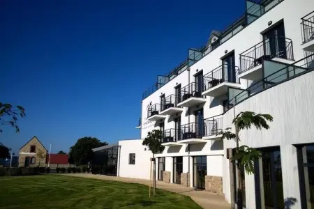 Résidence Thalasso Concarneau****, 2 Piטces 2/4 Personnes Vue Latיrale Mer - Photo 4