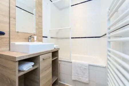 Résidence Odalys Valentin Plage ***, 2 Piטces Cabine 6 Personnes Vue Parc - Photo 17