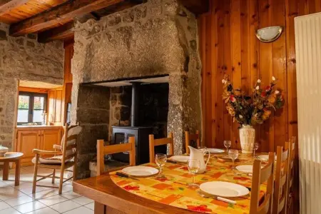 Gîte de France Gîtes de france de la fage montivernoux 3 épis, Gîte charmant en France avec piscine - Photo 10