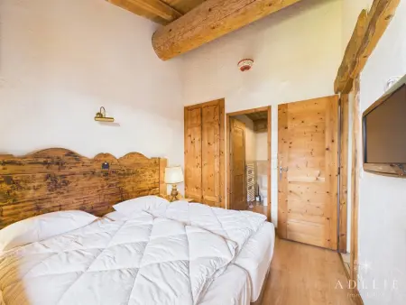 Appartement skis aux pieds 160m² pour 14 pers, 5 ch, parking, cheminée, WiFi - Photo 9