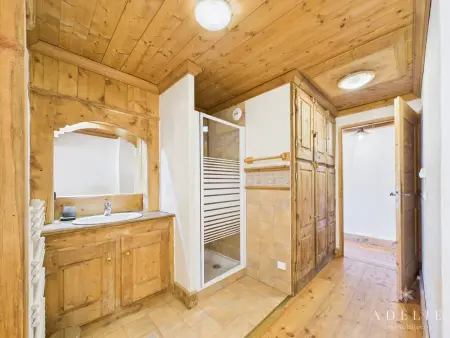 Appartement skis aux pieds 160m² pour 14 pers, 5 ch, parking, cheminée, WiFi - Photo 20