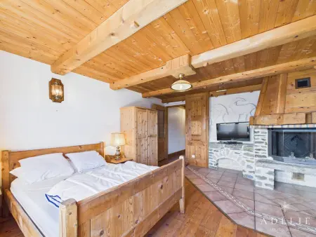 Appartement skis aux pieds 160m² pour 14 pers, 5 ch, parking, cheminée, WiFi - Photo 23