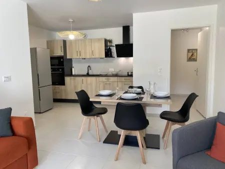 Royan T3 Moderne - Bord De Mer - 6 Pers, Parking, Terrasse - Photo 3