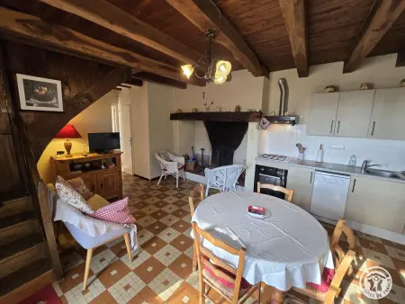 Charmante maison nature avec parking et animaux acceptés - Photo 1