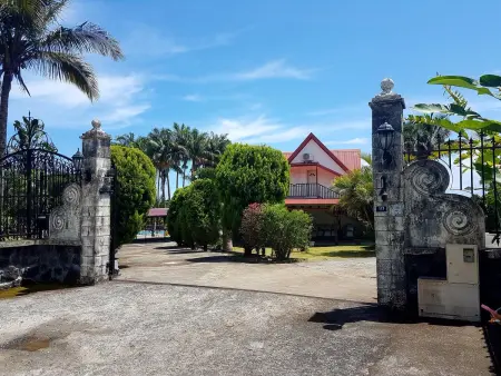 Villa charmante à Saint-Benoît avec piscine privée - Photo 1