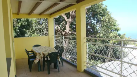 Maison Confortable à Saint Paul avec Vue sur la Mer - Photo 3