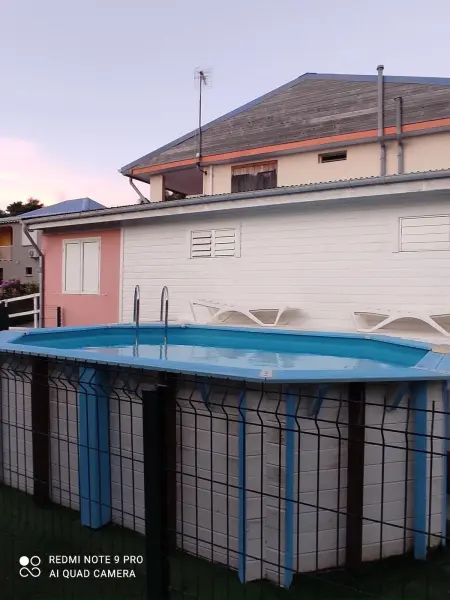 Appartement charmant au Moule avec piscine partagée, 40m² - Photo 10