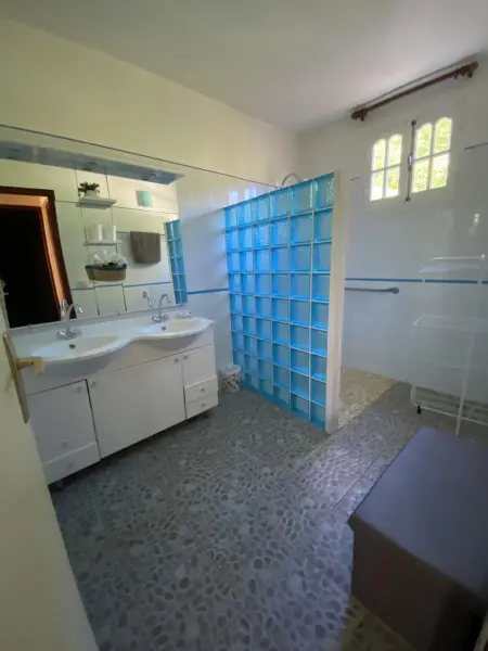 Appartement charmant à Pointe-Noire - Piscine et Jacuzzi - 54 m² - Photo 6
