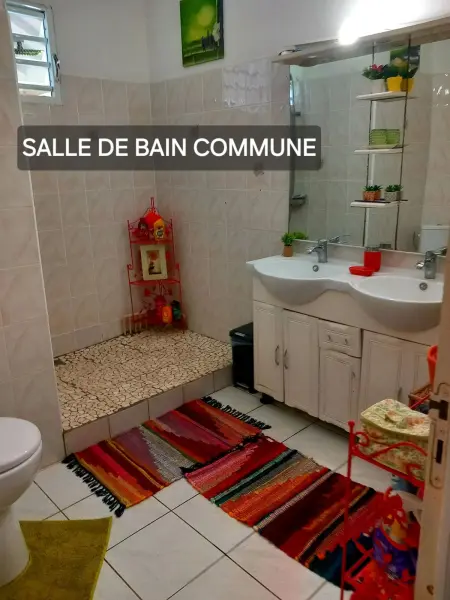 Appartement spacieux au cœur de Le Gosier avec jardin et terrasse. - Photo 9