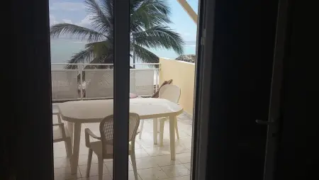 Studio lumineux avec vue sur la mer à Capesterre, 20 m², terrasse - Photo 2